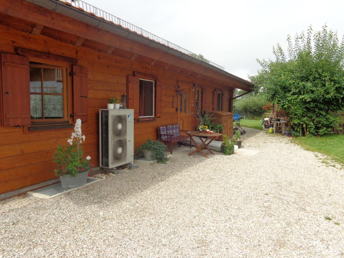 Barrierefreies Zimmer Im Blockhaus Mit Sauna Am See Soyen Exteriör bild