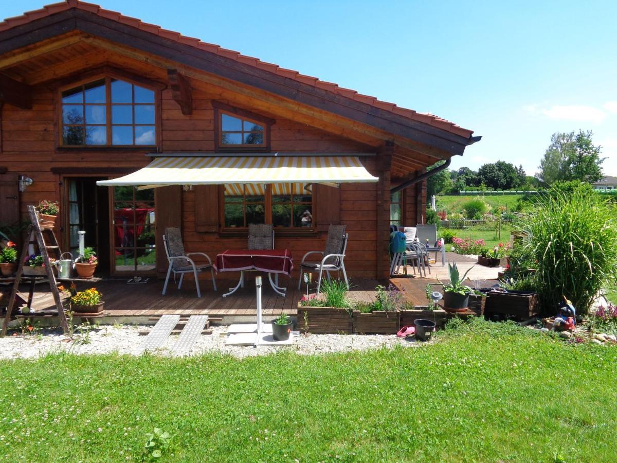 Barrierefreies Zimmer Im Blockhaus Mit Sauna Am See Soyen Exteriör bild