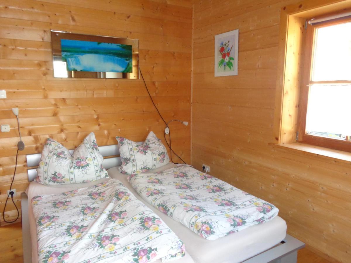 Barrierefreies Zimmer Im Blockhaus Mit Sauna Am See Soyen Exteriör bild